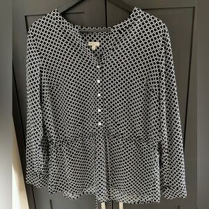 🌸🌼 Talbots Black White Geometric Print V-Neck Peplum Relaxed Fit Blouse M EUC
